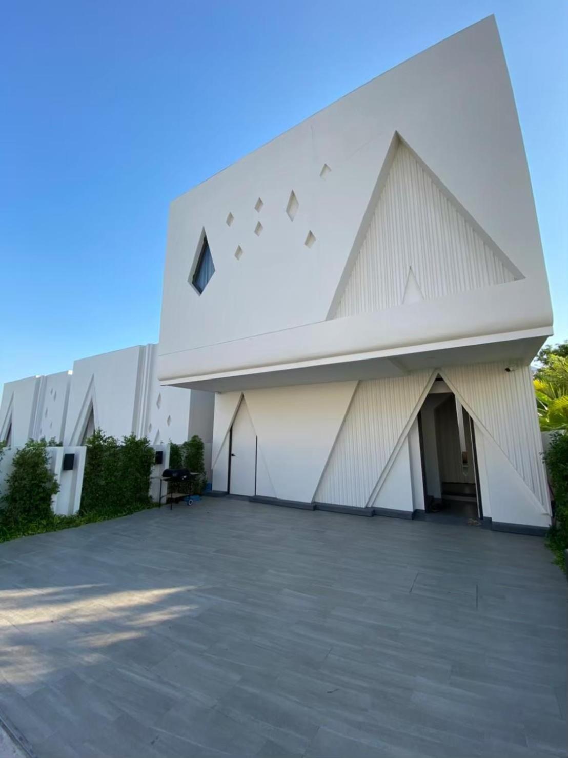 Grand Villano باتايا المظهر الخارجي الصورة