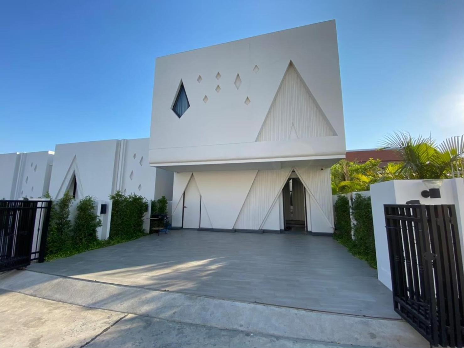 Grand Villano باتايا المظهر الخارجي الصورة